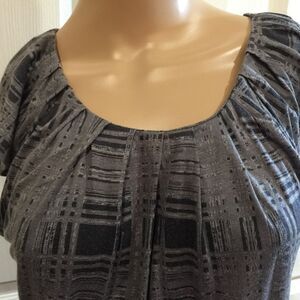 Banana Republic Gray & Black Square Zipper Back Sh